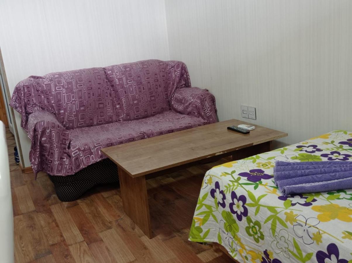 Bizim Ev Hostel Naftalan Exteriör bild