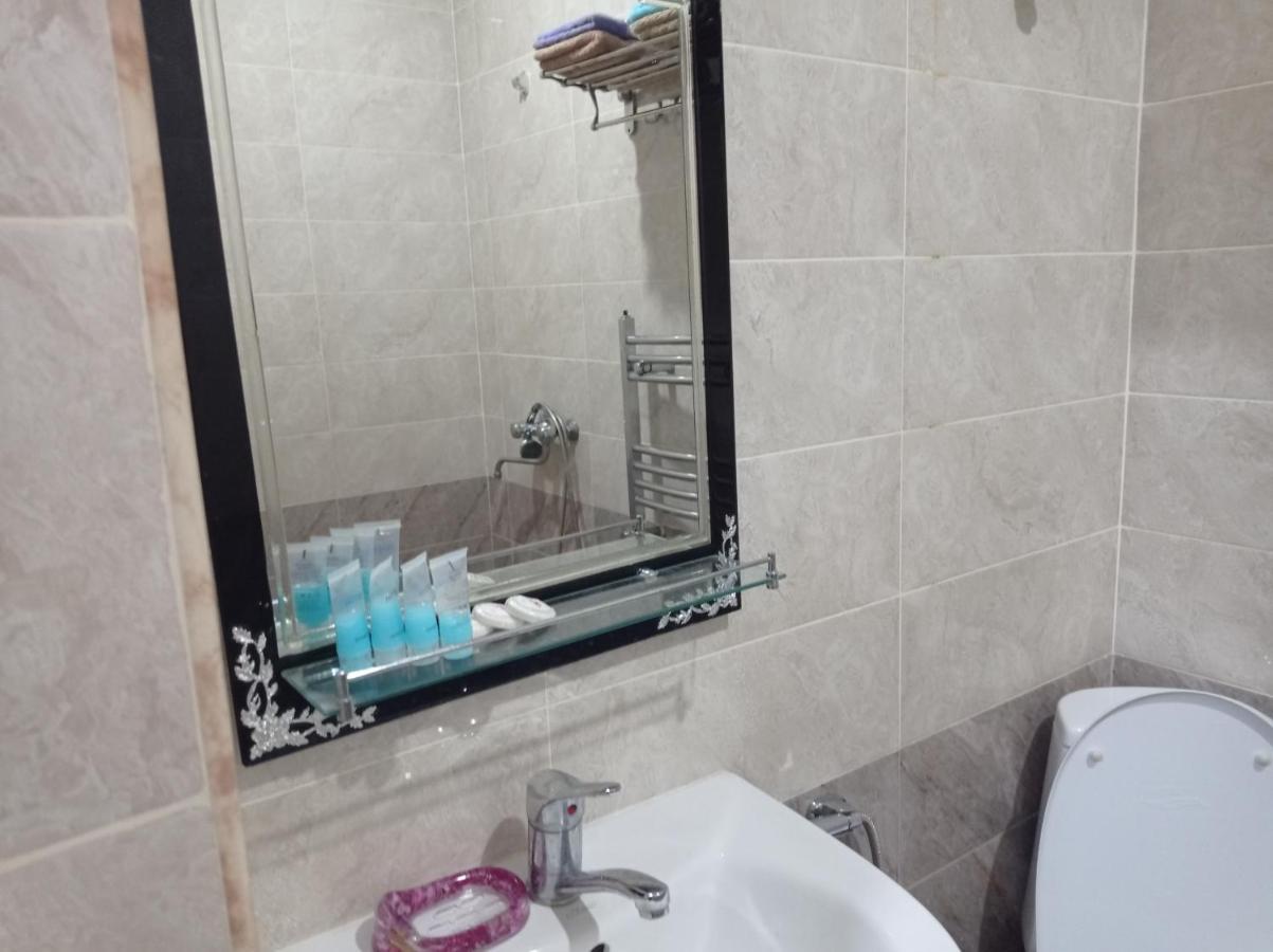 Bizim Ev Hostel Naftalan Exteriör bild